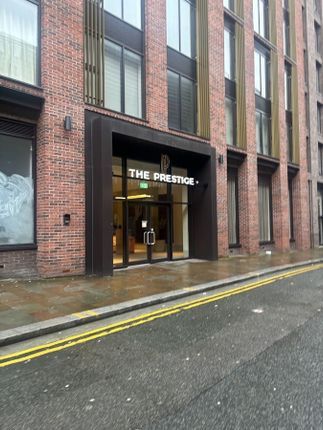 1 bed property, in David Lewis Street, £180,000