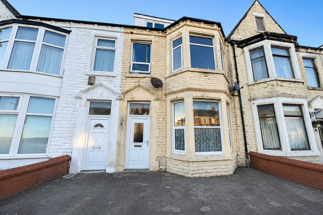 2 bed property, in Waterloo Road, £80,000