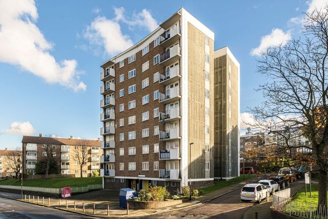 1 bed property, in Wood Vale, £225,000