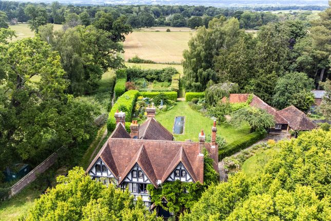 6 bed property, in Hildenborough Road, £1,895,000