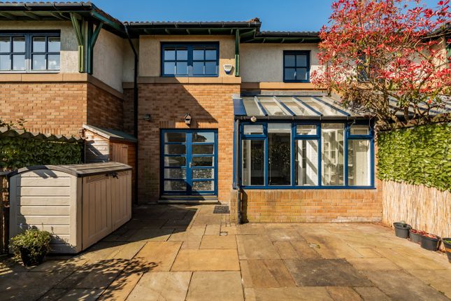 3 bed property, in 8 West Werberside, £460,000
