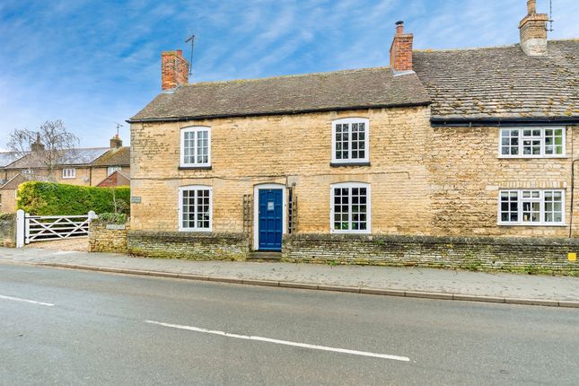 2 bed property, in Station Road, £375,000
