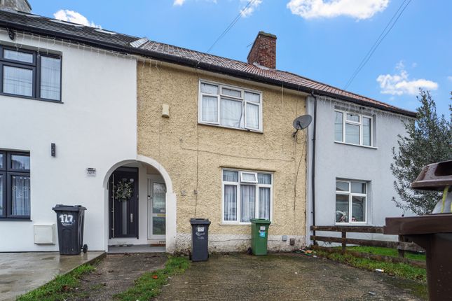 2 bed property, in Hunters Hall Road, £325,000