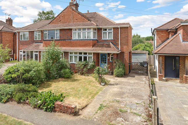 3 bed property, in Nutcroft Grove, £595,000