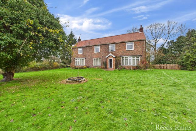 3 bed property, in Pratts Lane, £550,000