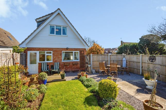 3 bed property, in Cox Drive, £280,000