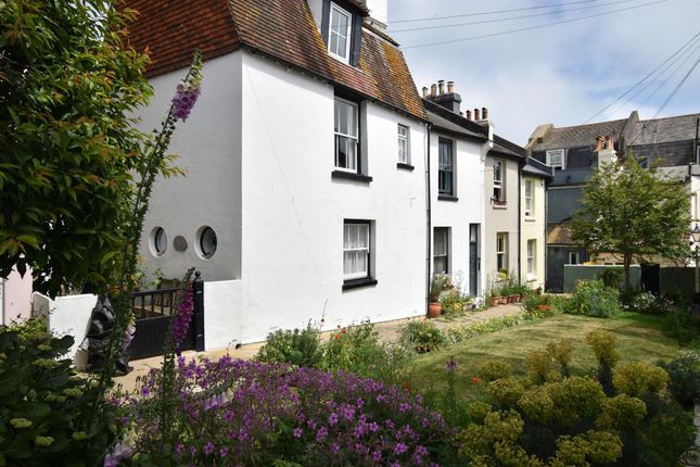 2 bed property, in Swan Avenue, £500,000