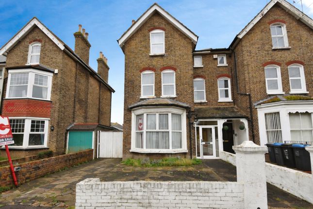 5 bed property, in St. Peters Road, £599,999