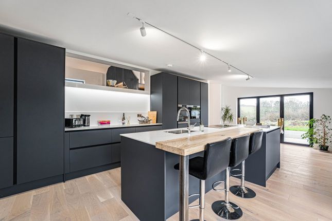 5 bed property, in Lower Poole Barns, £1,000,000