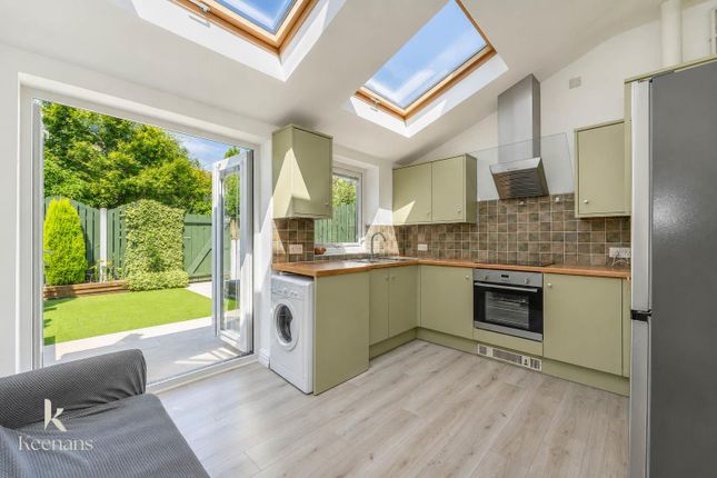 2 bed property, in Cockerill Terrace, £200,000