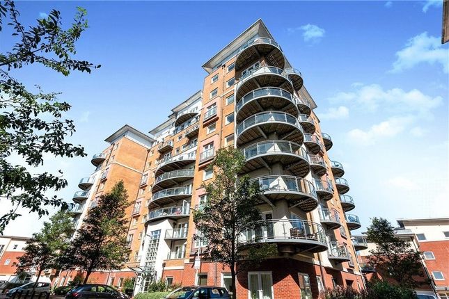 2 bed property, in Winterthur Way, £150,000