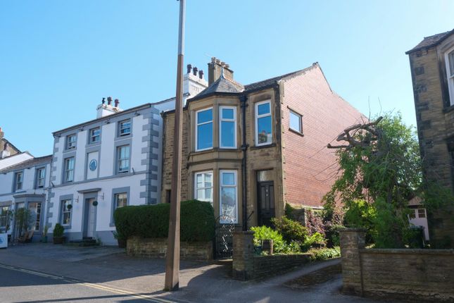 2 bed property, in Lord Street, £160,000