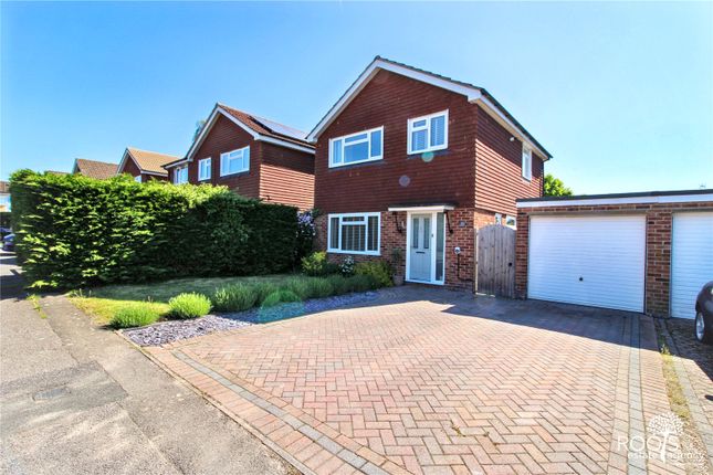 3 bed property, in Glendale Avenue, £495,000