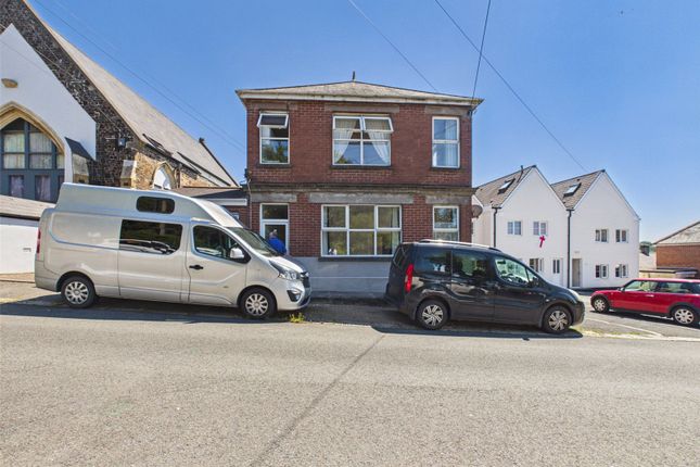 4 bed property, in & 5A Station Road, £200,000