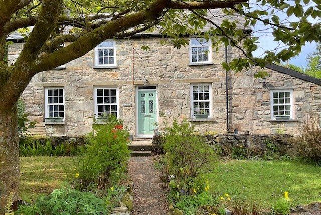 3 bed property, in Gellilydan, £390,000