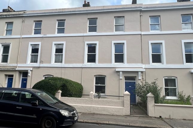 1 bed property, in Second Floor Flat, £40,000