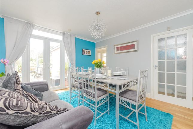 3 bed property, in Langdale Crescent, £550,000