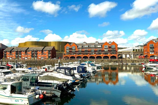 1 bed property, in Squire Court, £149,995