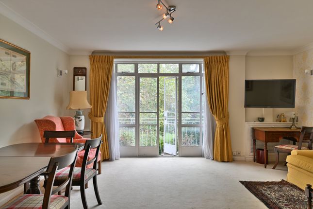 2 bed property, in Hans Place, £1,500,000