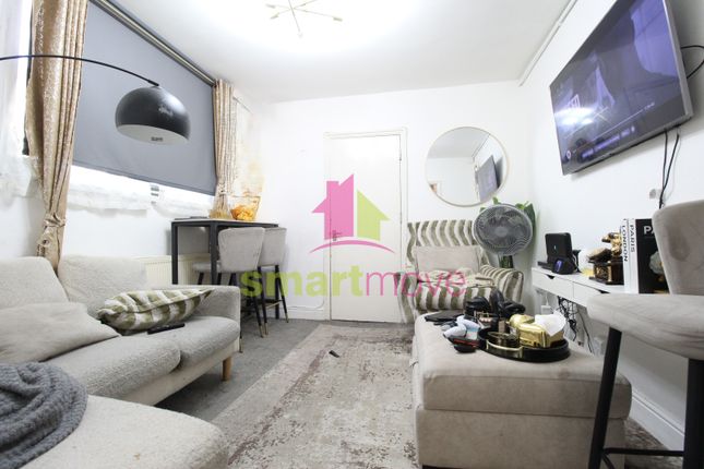 3 bed property, in Colchester Avenue E12, £580,000
