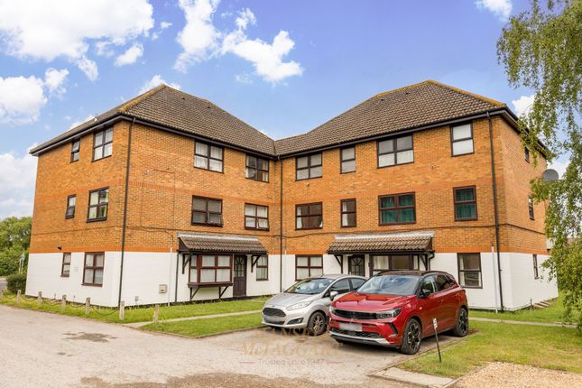 1 bed property, in Brighton Road, £150,000