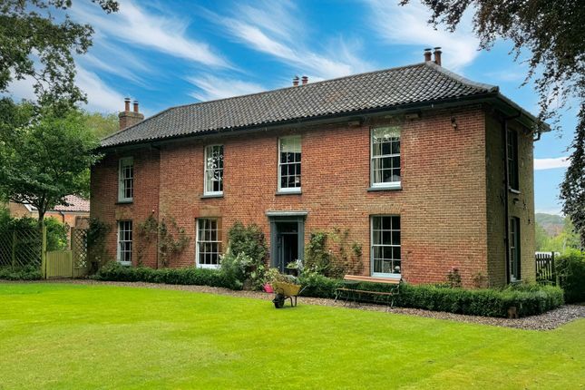 7 bed property, in Marshgate, £850,000