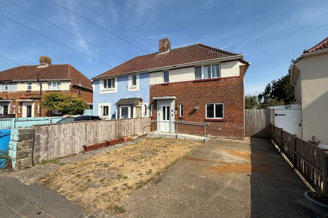 2 bed property, in White Horse Drive, £324,950