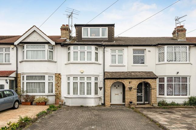 4 bed property, in Dorchester Avenue, £650,000