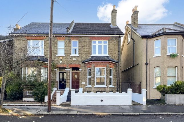 4 bed property, in Alexandra Road, £600,000