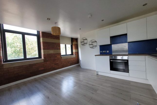 2 bed property, in Conditioning House, £65,000