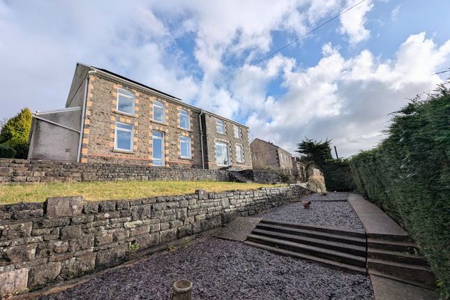 5 bed property, in Heol Maes Pica, £360,000