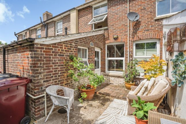 2 bed property, in East Street, £250,000