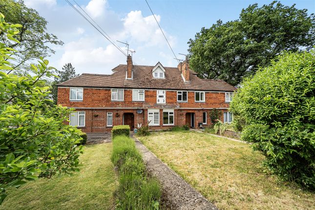 3 bed property, in Petworth Road, £400,000