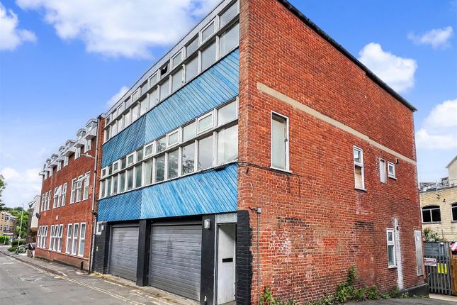 9 bed property, in St. Faiths Lane, £500,000