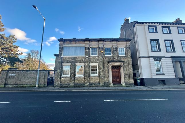1 bed property, in Boston Road, £63,000