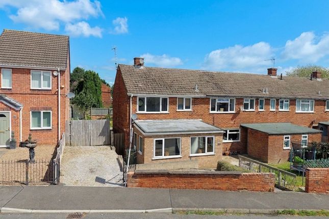 2 bed property, in Springvale Close, £130,000