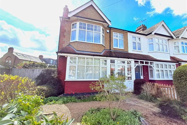 3 bed property, in Chase Side Avenue, £699,500