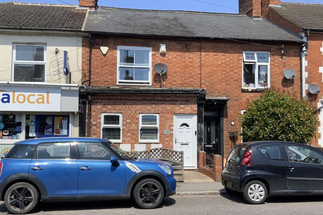 1 bed property, in Wolverton Road, £300,000