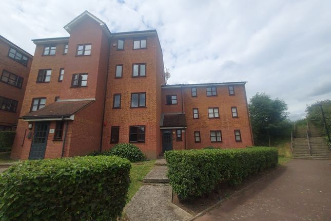 1 bed property, in John Williams Close, £175,000