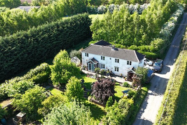 5 bed property, in Coskills, £340,000