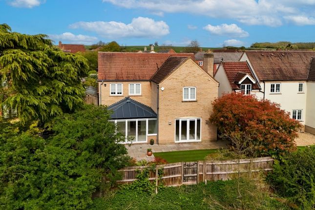4 bed property, in St. Andrews Court, £625,000