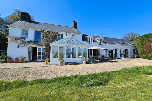 5 bed property, in Llanbadarn Fawr, £960,000