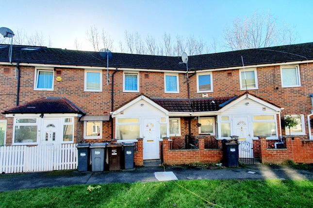 2 bed property, in Blackburn Way, £449,500