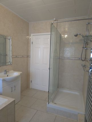 3 bed property, in White Street, £185,000