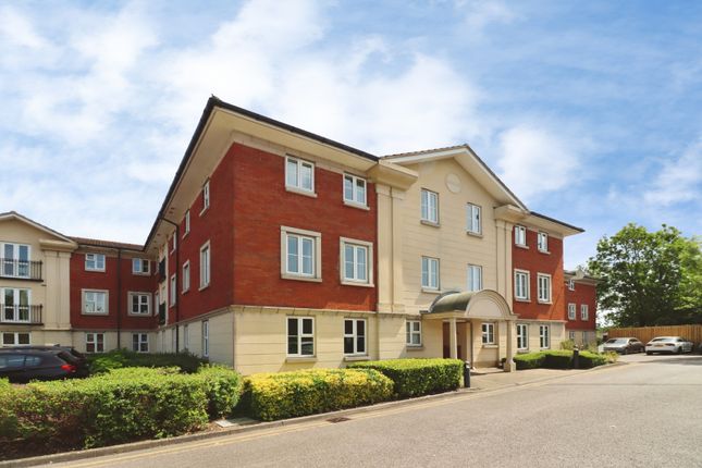 1 bed property, in Springly Court, £170,000
