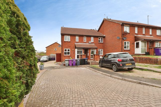 1 bed property, in Sanderling Close, £170,000