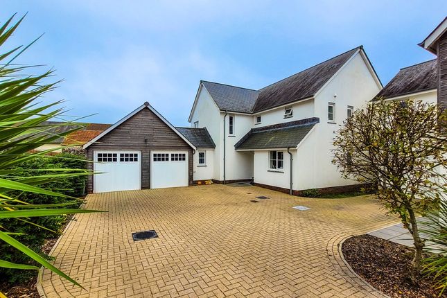 5 bed property, in Castle Mill, £525,000