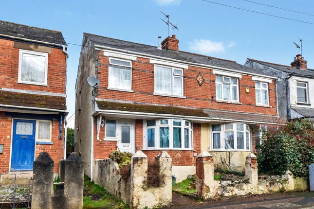 2 bed property, in Brooklands Road, £280,000