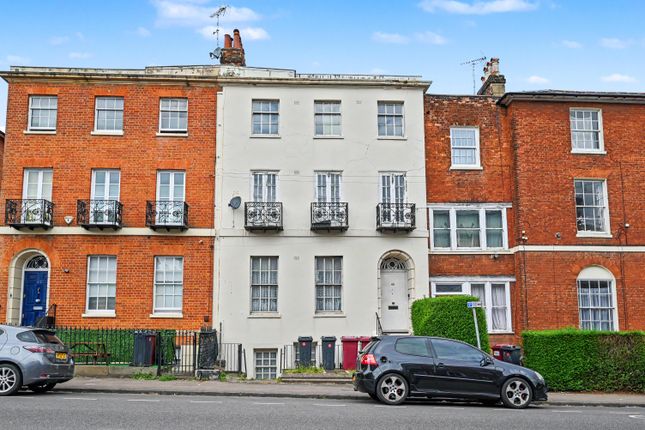 3 bed property, in Flat 2, £65,000