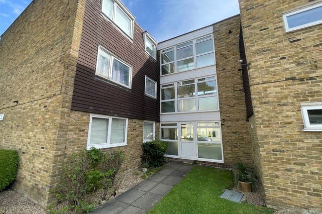 2 bed property, in The Plain, £250,000